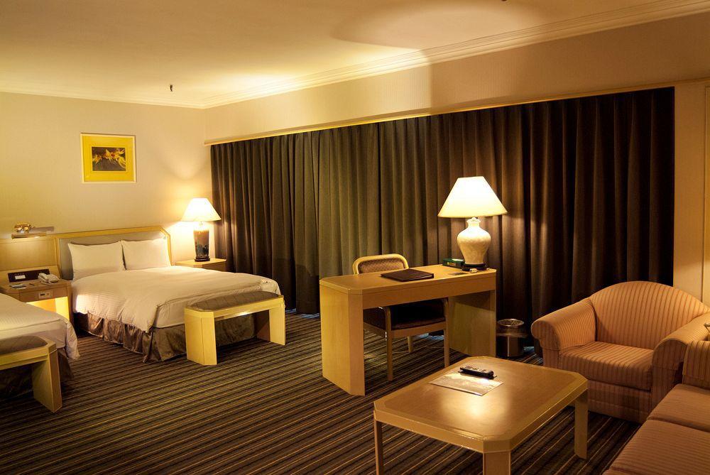 Santos Hotel Tajpej Buitenkant foto