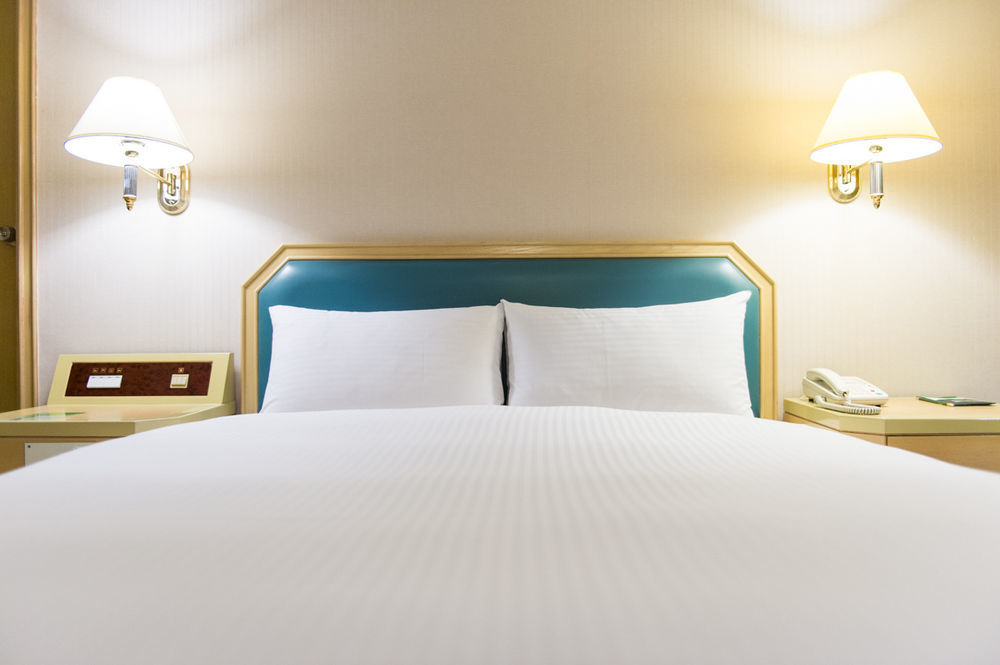 Santos Hotel Tajpej Buitenkant foto